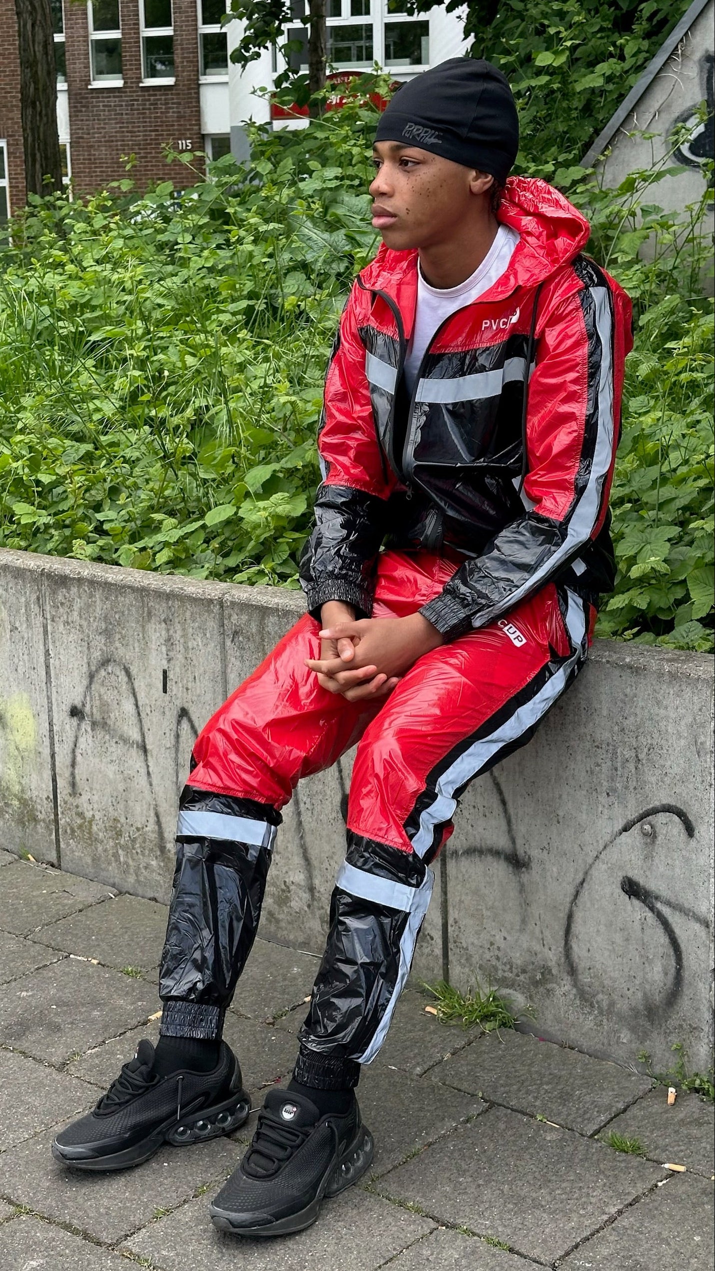 SHINE UP - black / red / reflective - PANTS - NYLON